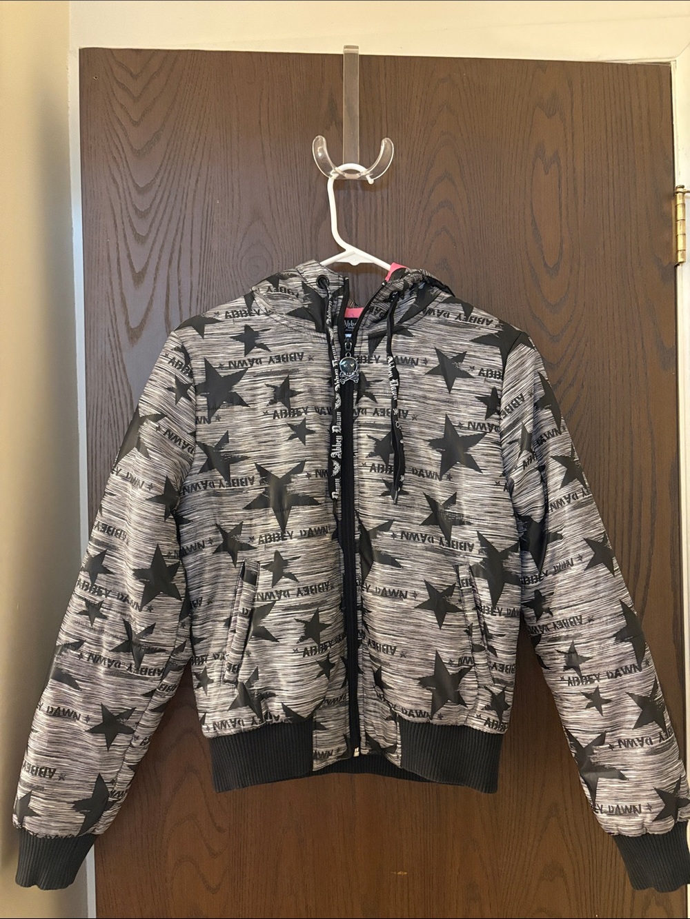 Abbey Dawn 2009 Gray & Black Star Print Hooded Puffer Jacket